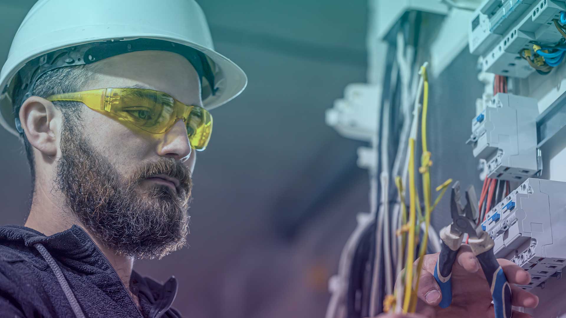 Eletricista Industrial – São Vicente